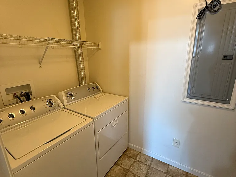2191 Rolling Hills Dr — Photo 18