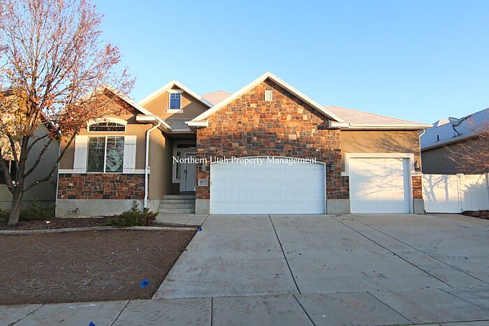 1st image of 2420 Field Stone Way