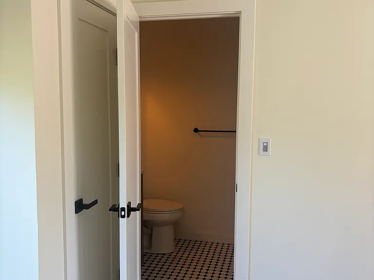 840 W Napa St #A — Photo 4