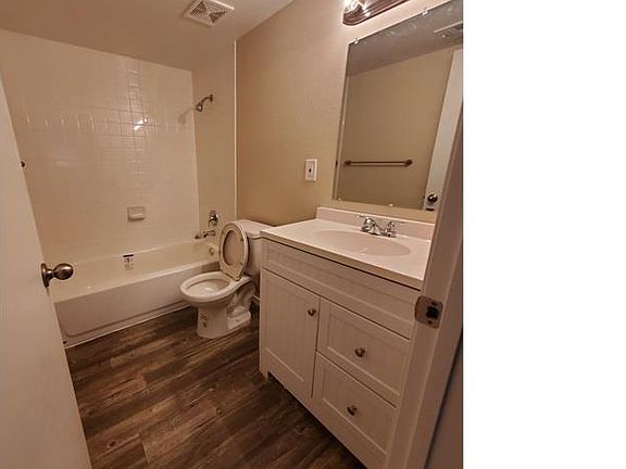 4th image of 605 S Royal Crest Cir Unit 10