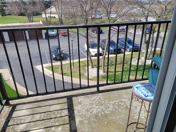 3rd image of 1315 S Lake Wilmer Dr APT 302