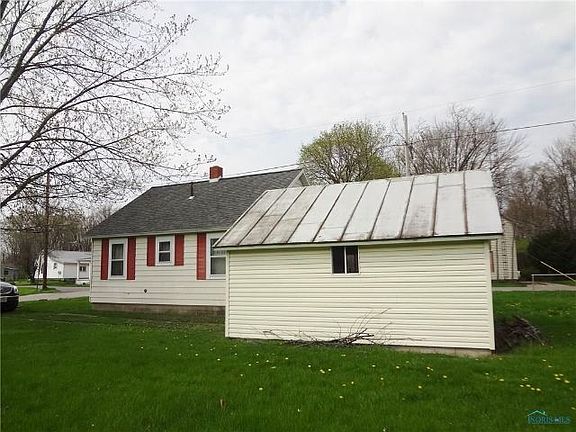 4th image of 940 N Poplar St