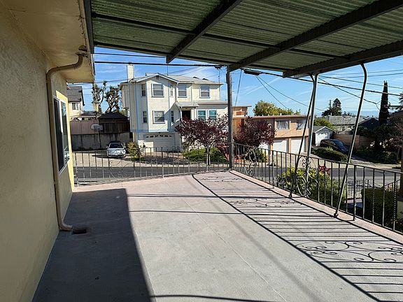 3rd image of 4085 Lincoln Ave #B
