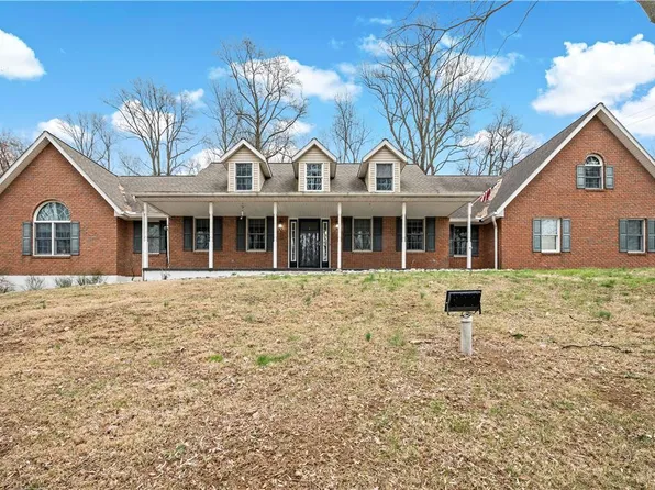 1849 Alder Ln, Bethlehem, PA 18015