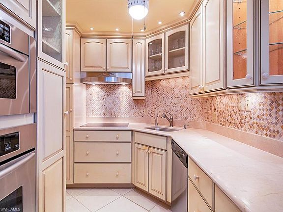 4th image of 4005 Gulf Shore BLVD N #903