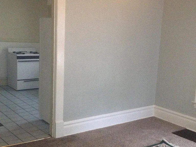 615 Locust St — Photo 6