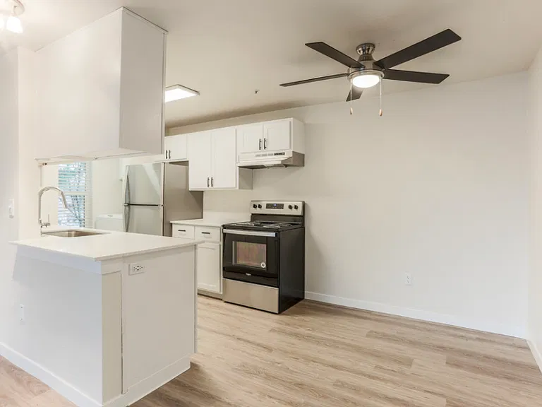 Carriage House Apartments — Photo 16