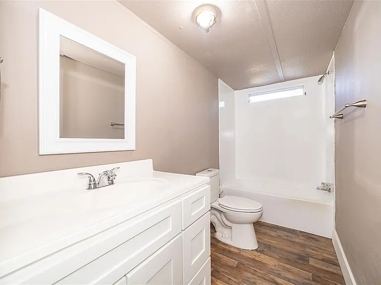 101 Caroline Ave — Photo 11