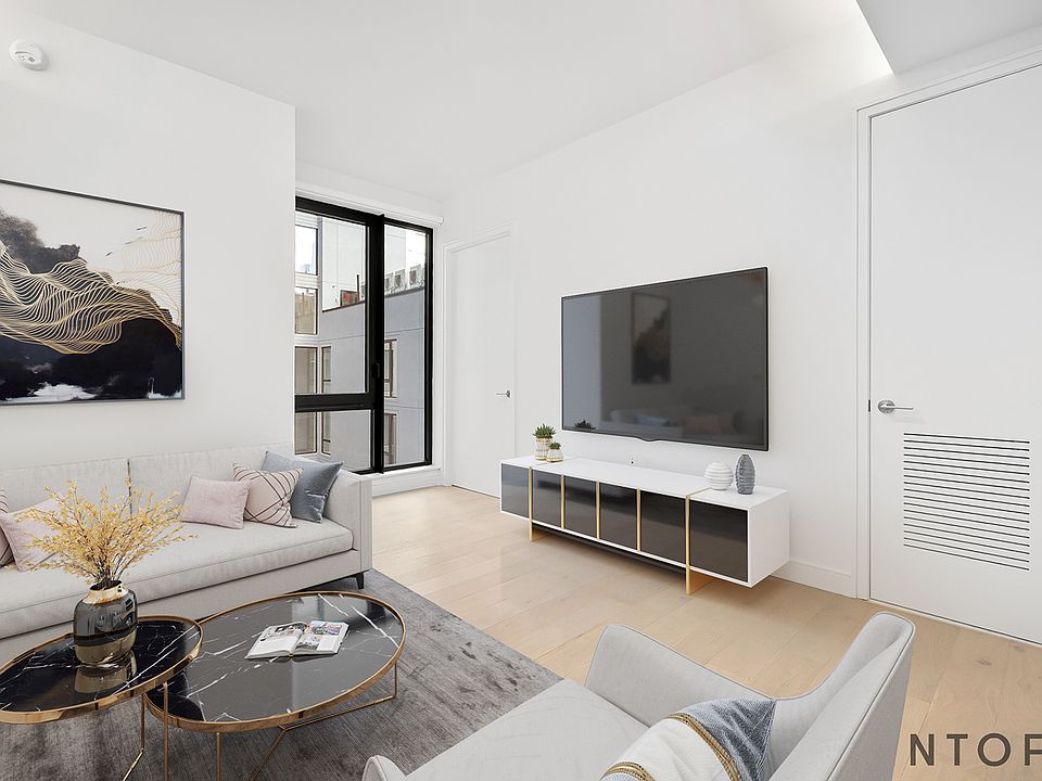 1st image of 622 11th Ave #210