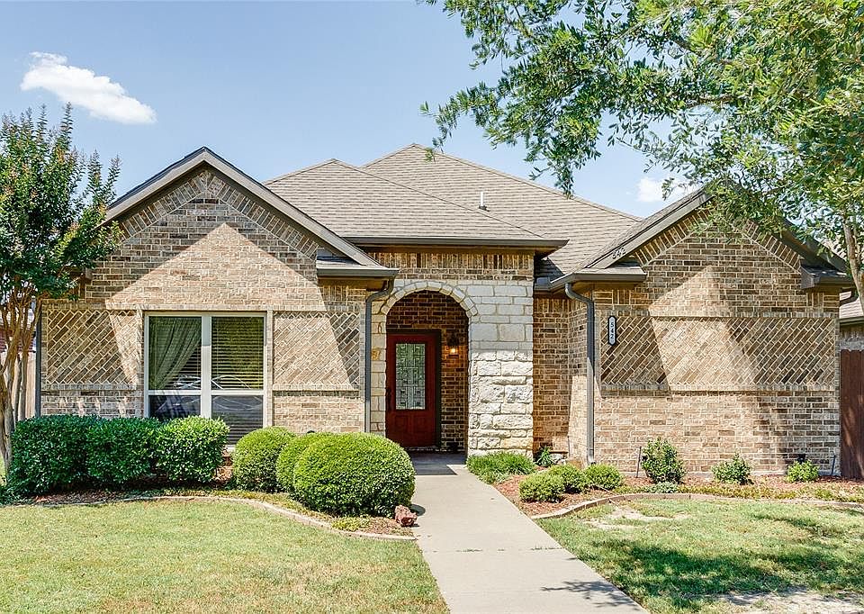 1st image of 542 Oakridge Dr
