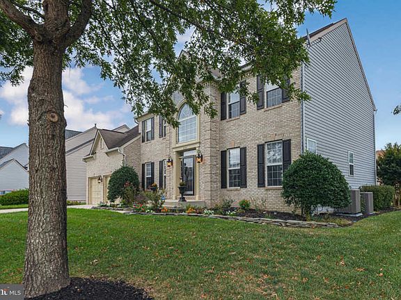 2nd image of 8201 River Run Dr