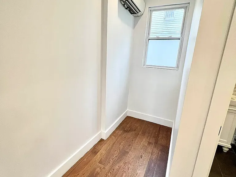 38 Catherine St #1R — Photo 7