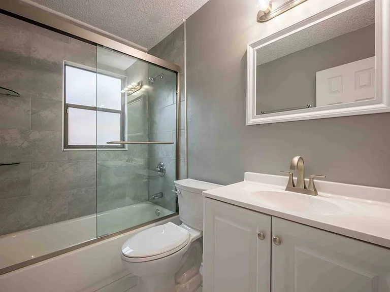8126 Sable Woods Dr N — Photo 2