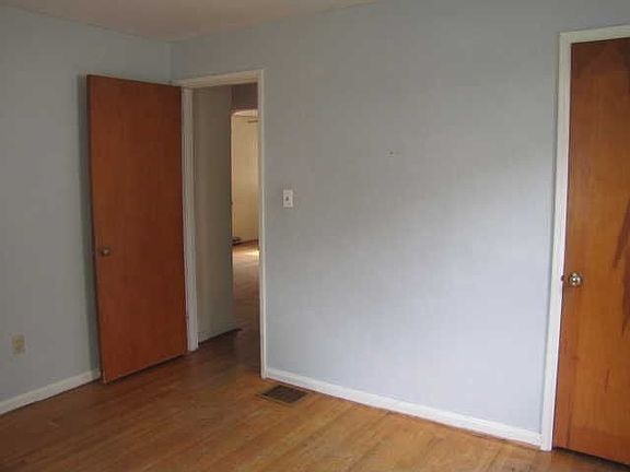 5th image of 1724 Gondert Ave