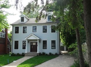 935 Yale St, Wilmette, IL 60091
