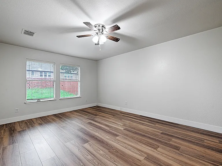 2629 Terrace Dr — Photo 10