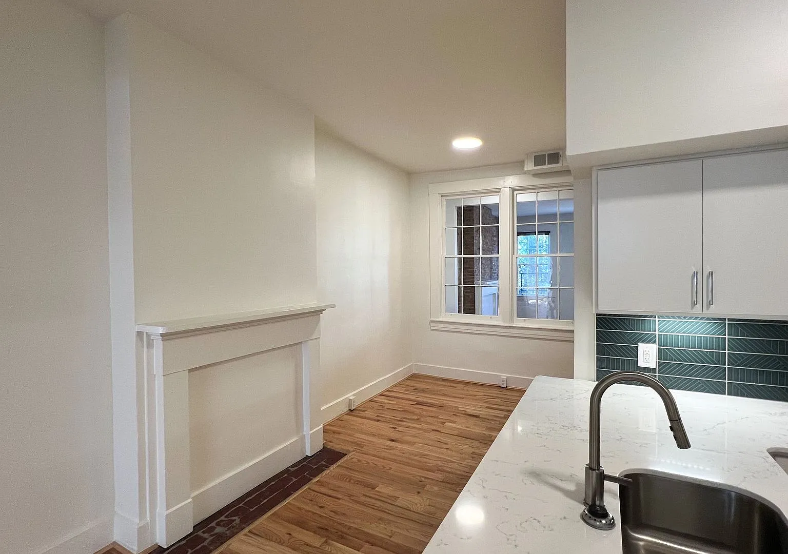 1307 Main St — Photo 3
