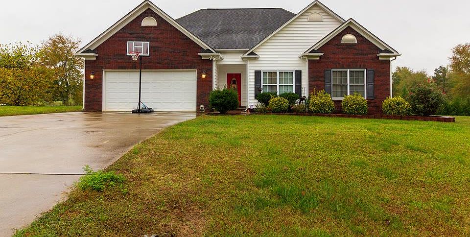 1st image of 105 Heatherton Ln