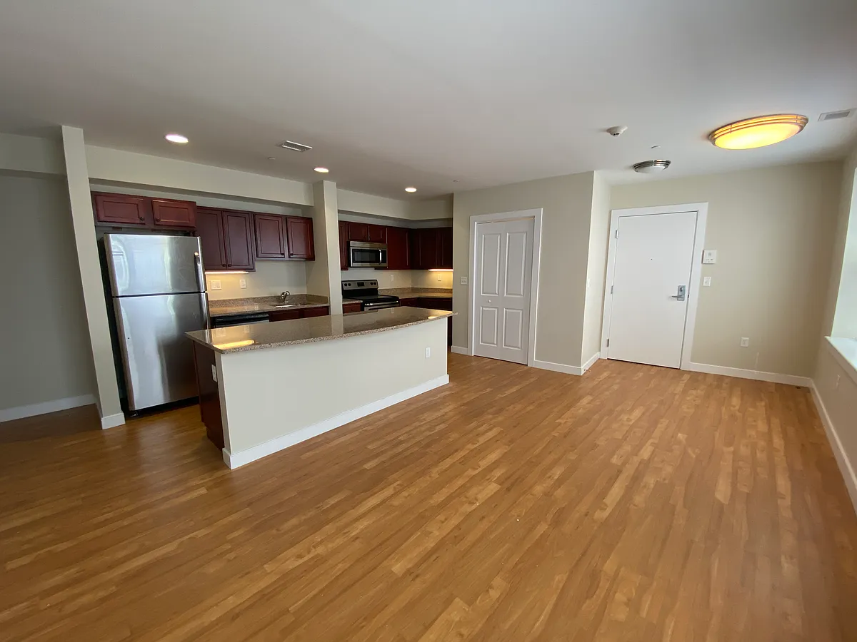 Building Photo - 20 Pond St #206