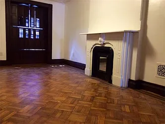 Rented by R New York