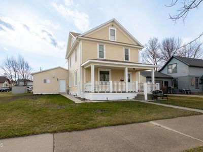 227 4th Ave NW, Valley City, ND, 58072