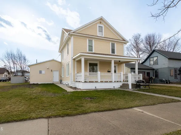 227 4th Ave NW, Valley City, ND 58072