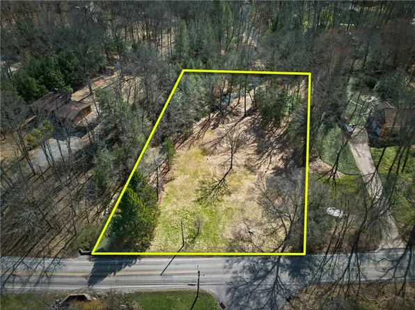 110 Bradford Park Rd, Baden, PA 15005