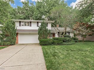 5512 Lansbury Ln, Lyndhurst, OH 44124