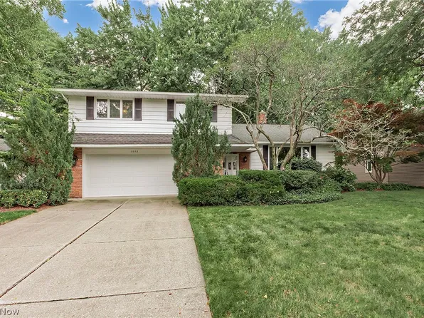 5512 Lansbury Ln, Lyndhurst, OH 44124