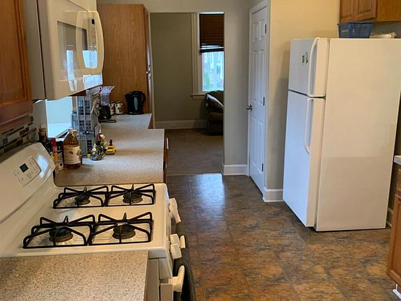 5th image of 279 Earnshaw Ave