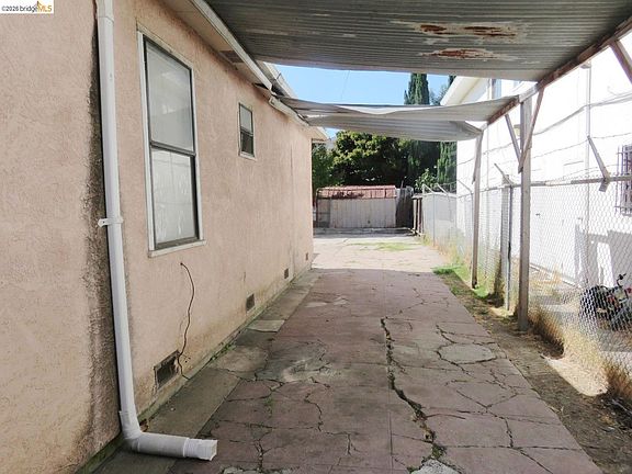 3rd image of 1027 76th Ave