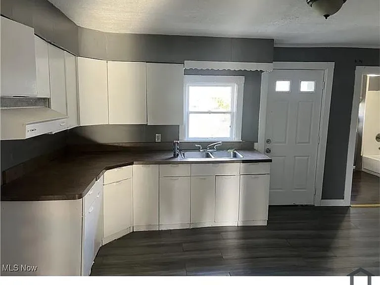 7612 Colgate Ave — Photo 2