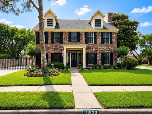 10923 Hickory Tree Ct, Houston, TX 77065