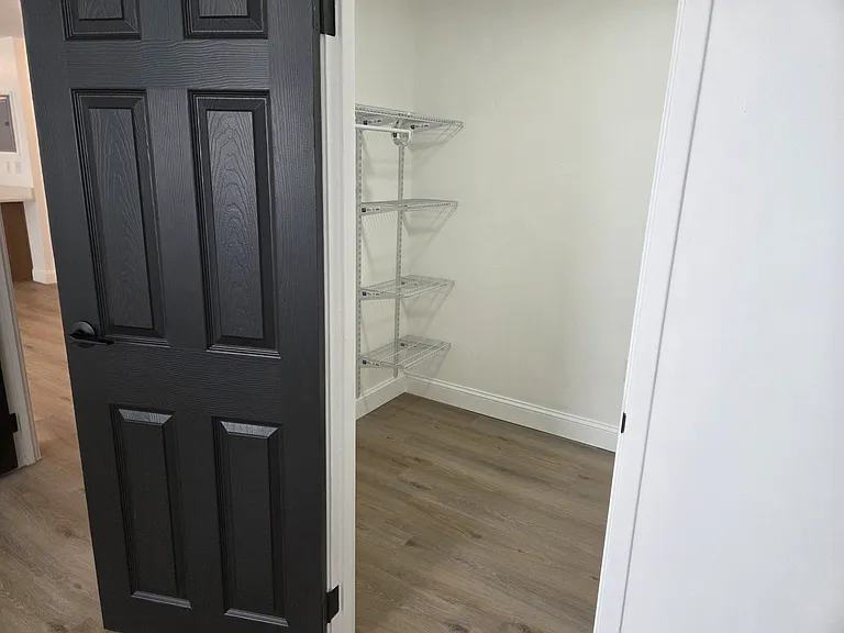 1000 Lexington Street — Photo 21