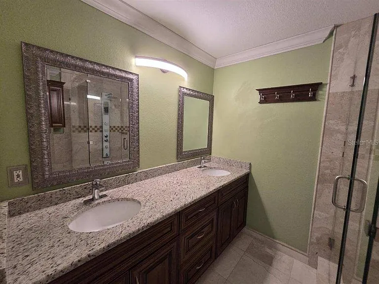 3927 E Eden Roc Cir — Photo 18
