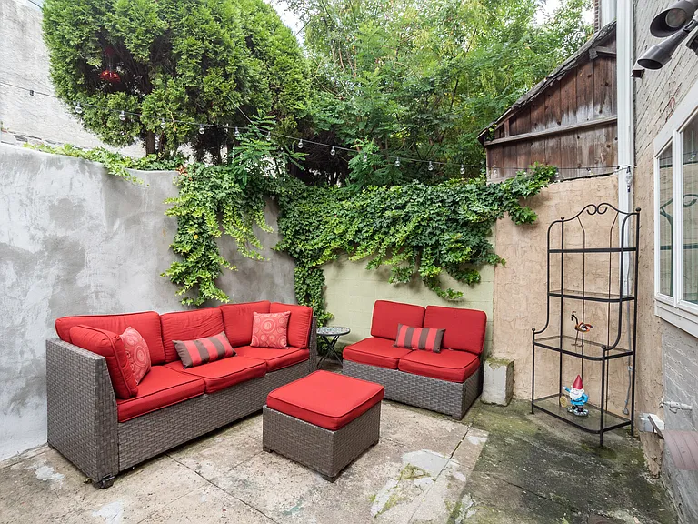 2521 Meredith St — Photo 21
