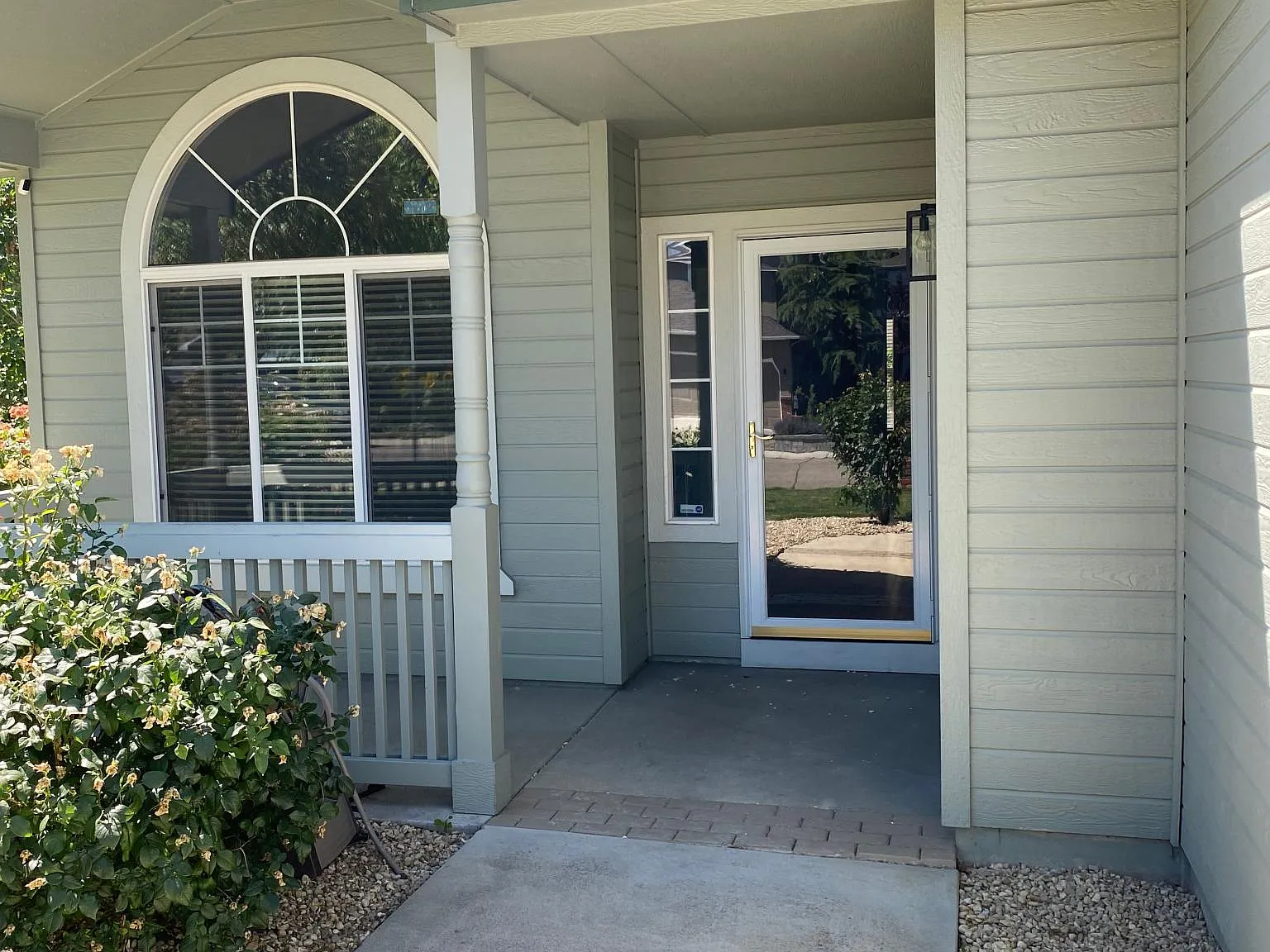 3 bed, 2.5 bath, 1908 sqft, $3,700 — Photo 2