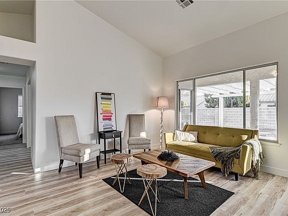4th image of 4413 Summer Glen Ln