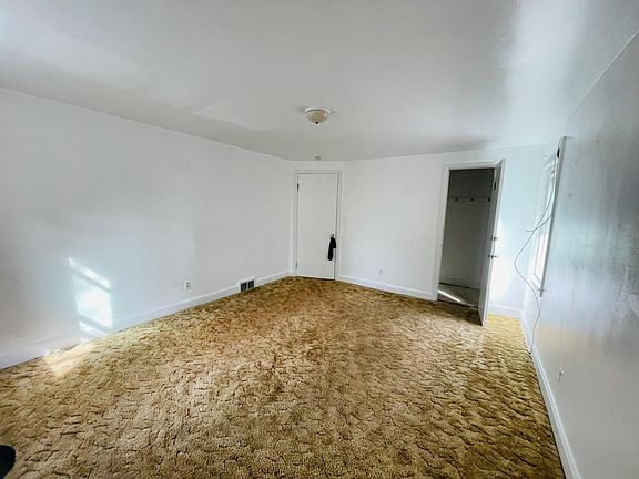 3rd image of 1915 Kensington Ave Floor 2