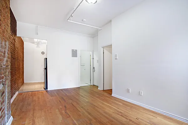 Rented by Cooper & Cooper Real Estate | media 13