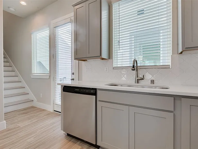 7705 Rainbow Close Ln — Photo 11