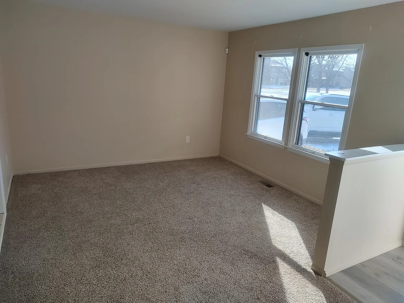 3 bed, 1.0 bath, 1339 sqft, $2,500 — Photo 3