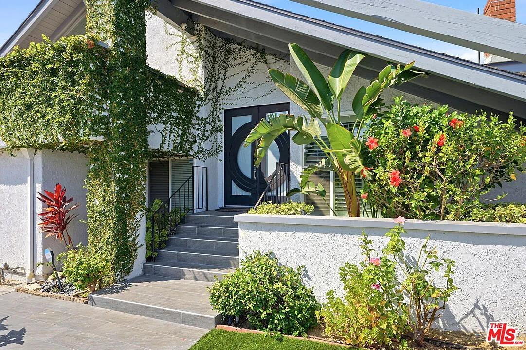 5 bed, 3.0 bath, 2574 sqft, $8,000 — Photo 3