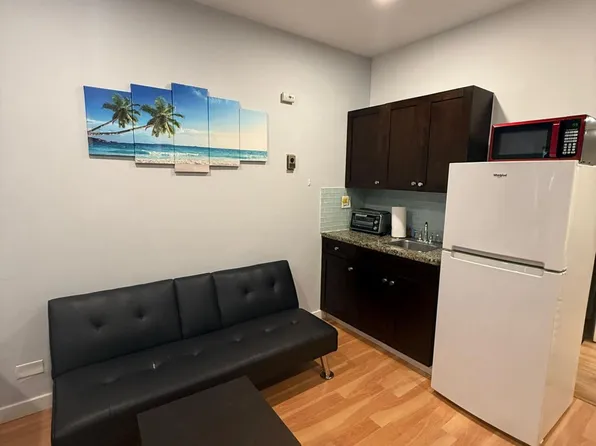 26 Diplomat Parkway #2223, Hallandale Beach, FL 33009
