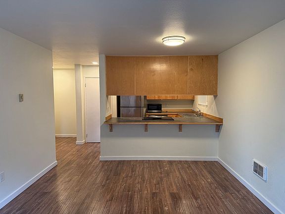 4th image of 20301 19th Ave NE APT 301