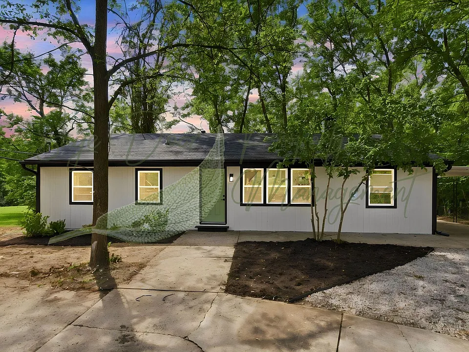 1724 S Trail Ridge Dr