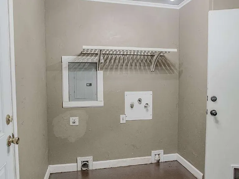 616 Redstone Ave — Photo 13