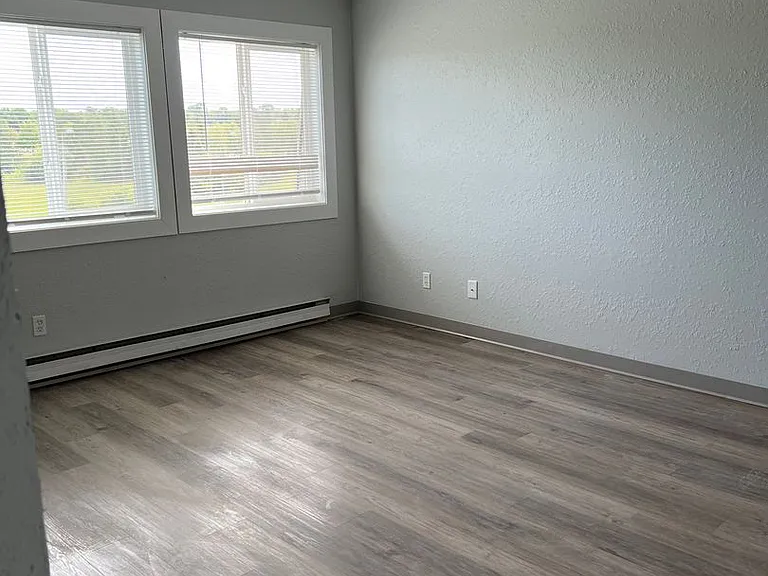 1515 College Way — Photo 3
