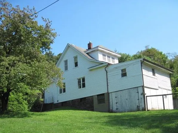 109 College Dr, Oil City, PA 16301