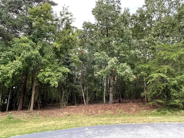 135 Deep Water Ct #Penthouse 136-9, New London, NC 28127